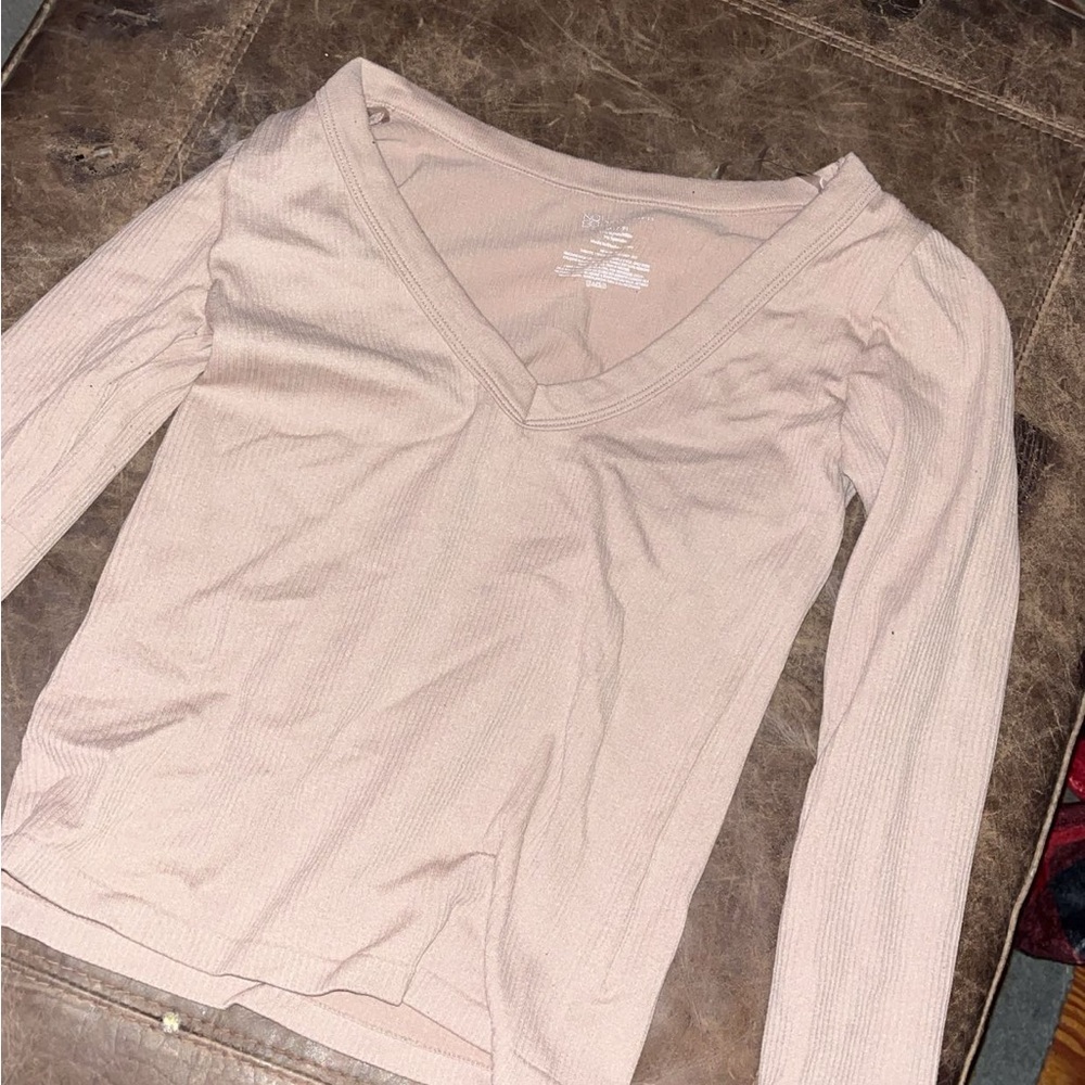 No Boundaries Women's V-Neck Long Sleeve Top - Light Pink